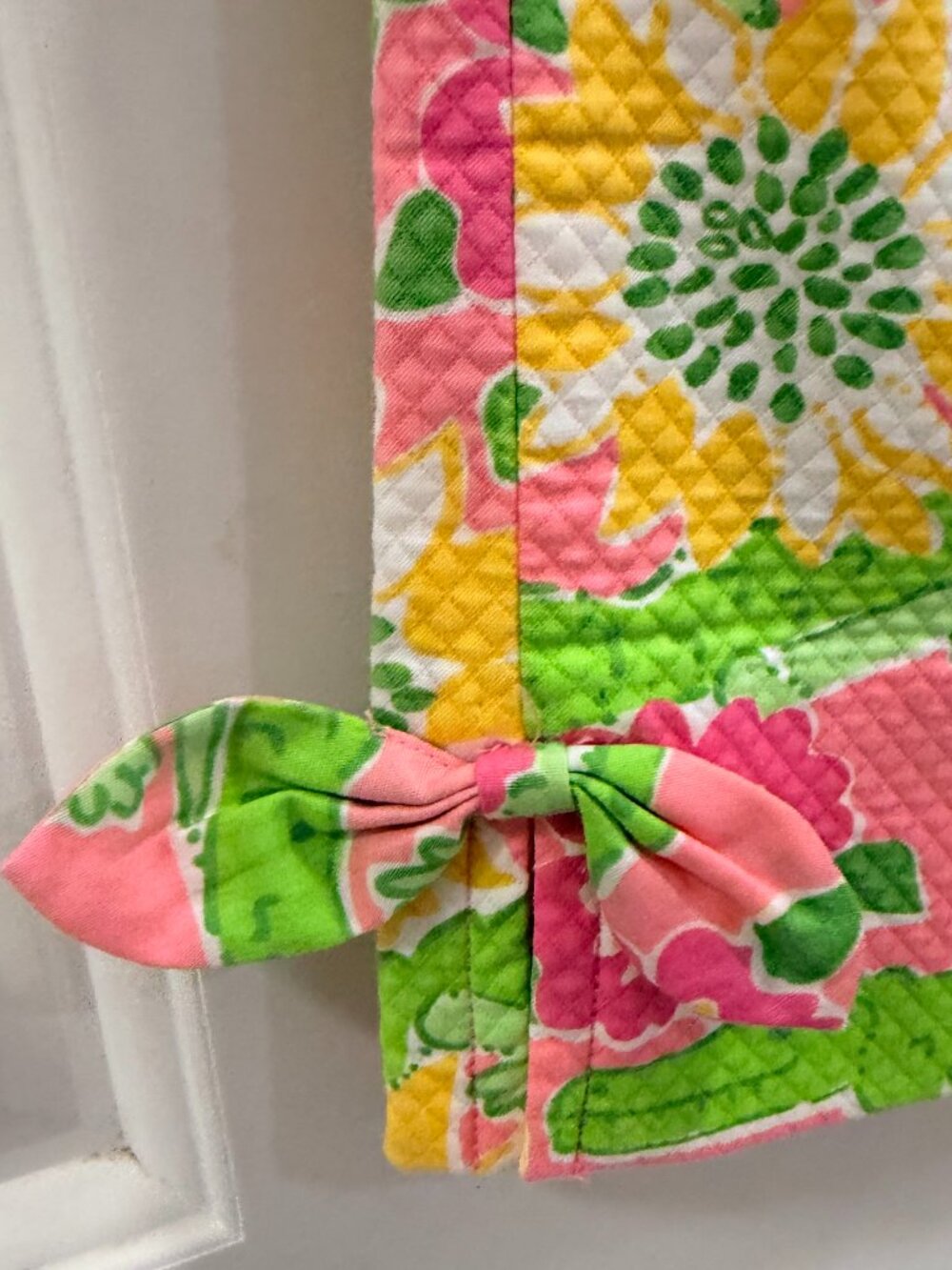 Lilly Pulitzer Alligator Floral Capri Pants Size 4 - Picture 4 of 9